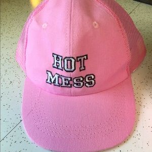 🆕 “HOT MESS” Trucker Hat 💓🧢🚜🚛
